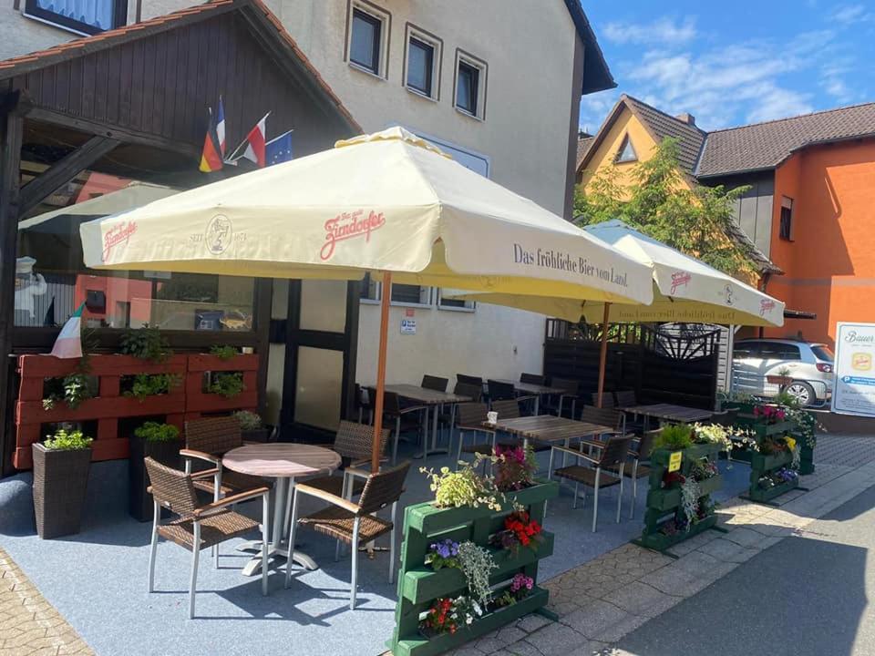 Bauer'S Pension-Restaurant-Catering Grosshabersdorf Exteriör bild