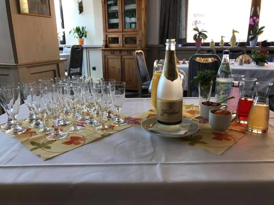 Bauer'S Pension-Restaurant-Catering Grosshabersdorf Exteriör bild