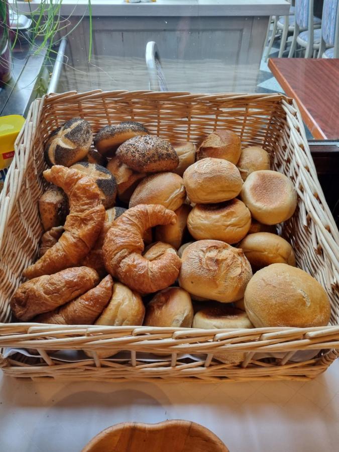 Bauer'S Pension-Restaurant-Catering Grosshabersdorf Exteriör bild